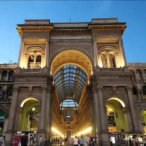 Gardone - Ampio Con 2 Da Letto - Comodo Per Duomo! , Milan Italie