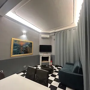 Esposizione Roof Appartement